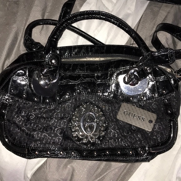 Guess purse - Picture 2 of 5